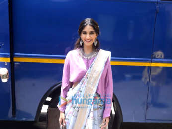 Kareena Kapoor Khan, Sonam Kapoor Ahuja and Swara Bhaskar snapped promoting 'Veere Di Wedding' at Mehboob Studio