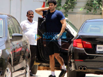 Kareena Kapoor Khan and others snapped outside the gym (4)