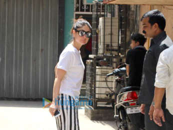 Kareena Kapoor Khan spotted in Khar