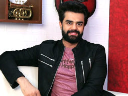 Manish Paul: “Main Foreign ki ladkiyo se foran ghul-mil jaata hu” | Munde Town De