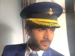 PHOTO ALERT: Kartik Aaryan dons a pilot look which has left everyone curious