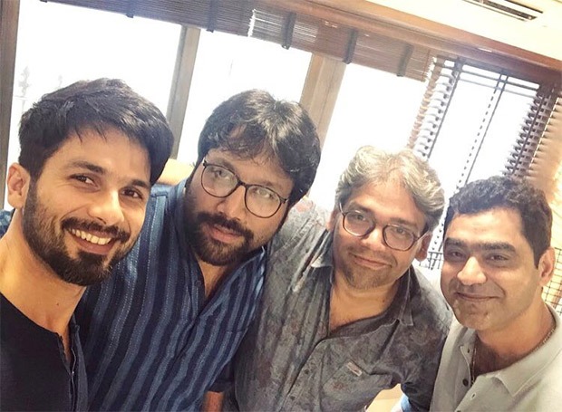 PHOTO ALERT Shahid Kapoor officially announces Arjun Reddy PHOTO ALERT Shahid Kapoor officially announces Arjun Reddy
