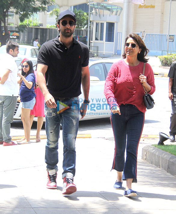 Ranbir Kapoor celebrates Mother’s Day with Neetu Singh at Yauatcha at BKC in Bandra Ranbir Kapoor celebrates Mother’s Day with Neetu Singh at Yauatcha at BKC in Bandra