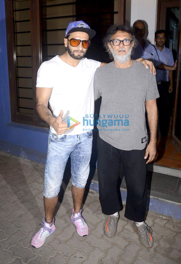 ranveer singh snapped at rakeysh omprakash mehras office 4