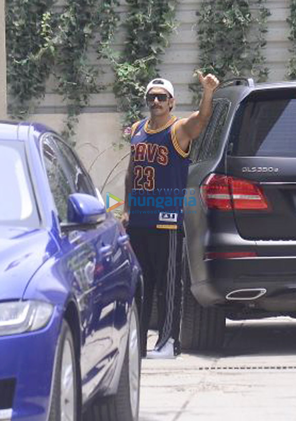 ranveer singh snapped sporting his new look from simmba at the gym in bandra 6