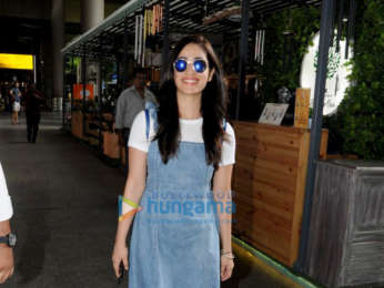 Akshay Kumar, Raveena Tandon and Suniel Shetty snapped at the airport