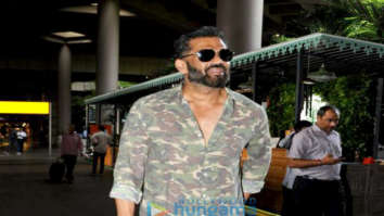 Akshay Kumar, Raveena Tandon and Suniel Shetty snapped at the airport
