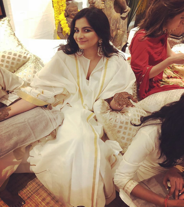 Rhea Kapoor at Sonam Kapoor's Mehendi ceremony