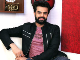 SRK or Aamir Khan? Who is a better actor! Manish Paul answers | RAPID FIRE | Salman | Saif