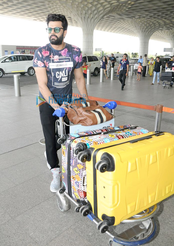 salman khan aishwarya rai bachchan jacqueline fernandez and others snapped at the airport 005 10