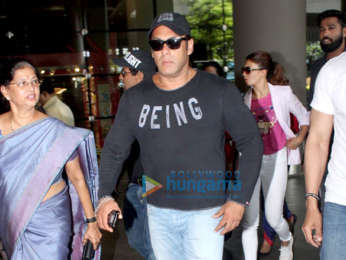 Salman Khan, Jacqueline Fernandez, Sunny Leone and others snapped at the airport