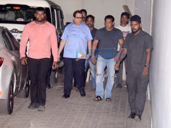 Salman Khan snapped at tips office