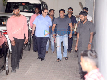 Salman Khan snapped at tips office