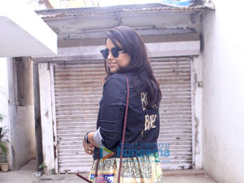 Sameera Reddy and Sonali Bendre snapped at a jewellery shop in Bandra