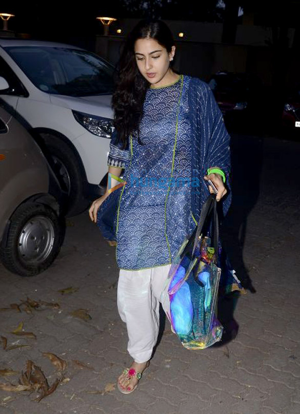 sara ali khan snapped post her yoga session in bandra 3