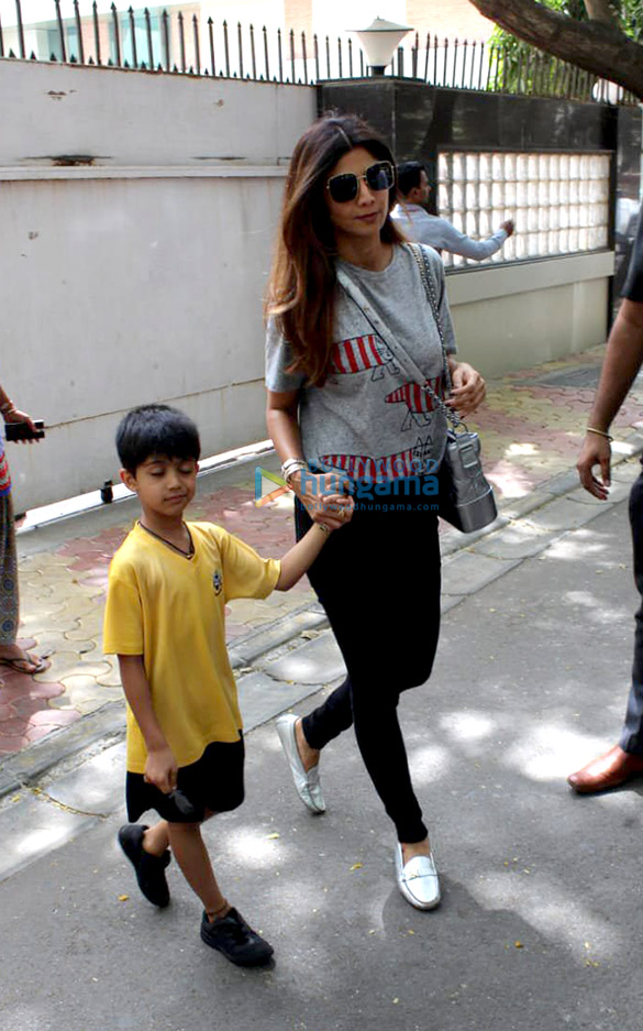 shilpa shetty spotted with her son at his school in juhu 4