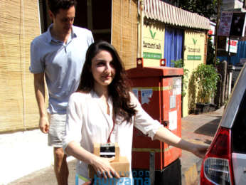 Soha Ali Khan snapped at Farmers' Cafe in Bandra