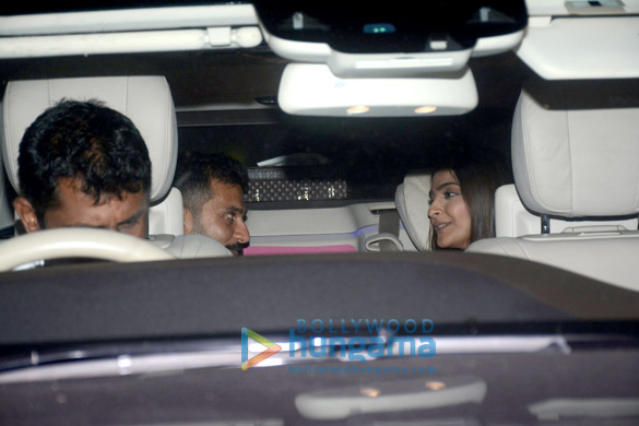 sonam kapoor ahuja and anand ahuja spotted after dinner in bandra 5