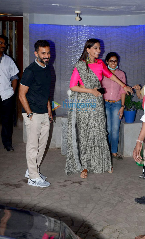 Sonam Kapoor and Anand Ahuja spotted loooking for a new house in Bandra