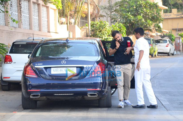 sonam kapoor and anand ahuja spotted loooking for a new house in bandra 2