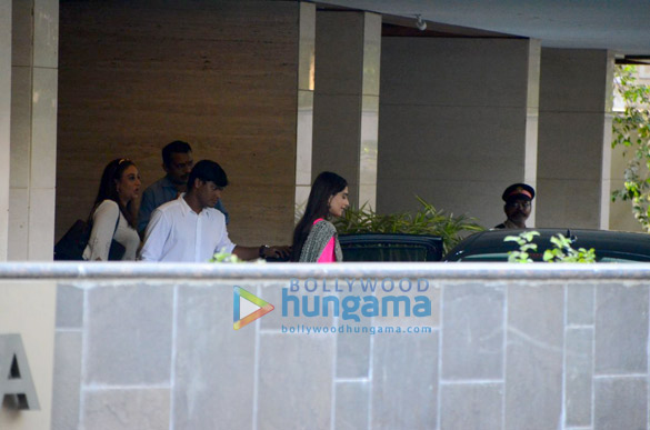 sonam kapoor and anand ahuja spotted loooking for a new house in bandra 3