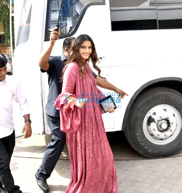 sonam kapoor and shikha talsania snapped promoting their film veere di wedding 5