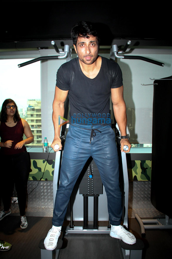 sonu sood snapped at fitness bash in kris gethins gym 6