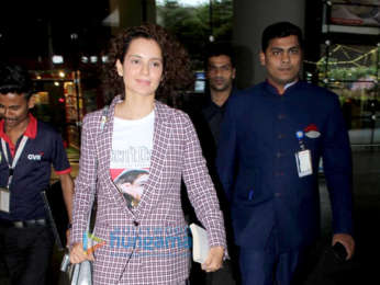 Salman Khan, Jacqueline Fernandez, Sunny Leone and others snapped at the airport