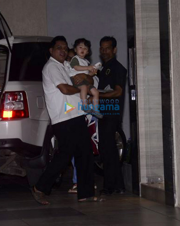 taimur ali khan and inaaya spotted at their grandmothers house in bandra 3