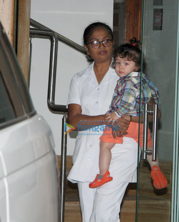 taimur ali khan snapped in bandra 1 6