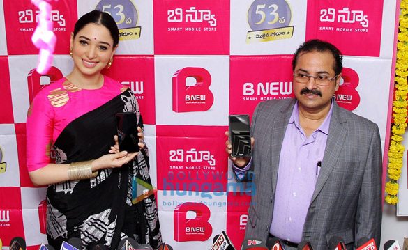 tamannaah bhatia inaugurates smart mobile store 2