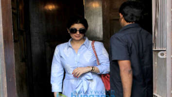 Twinkle Khanna and Anu Dewan spotted at Pali Bhavan