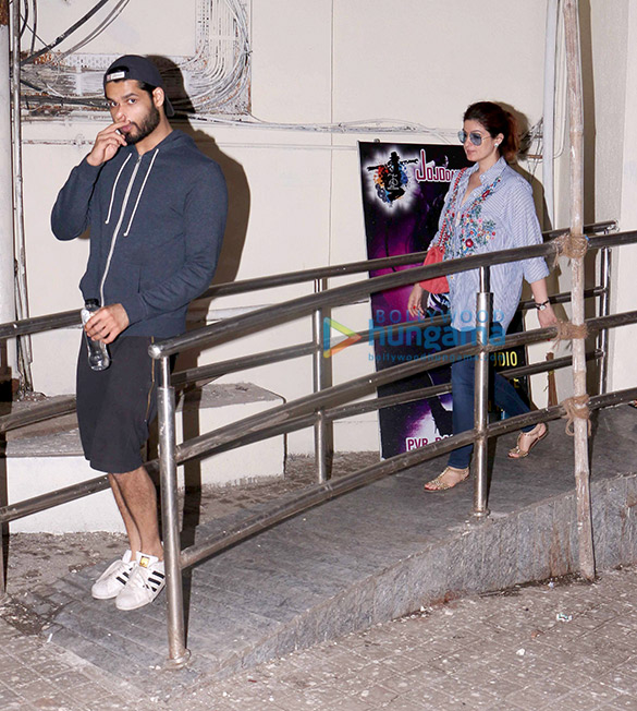 twinkle khanna with karan kapadia spotted at pvr juhu 4