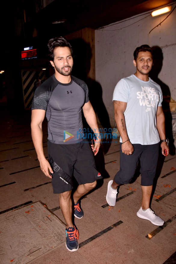 varun dhawan and prashant sawant snapped at bodysculptor gym 2