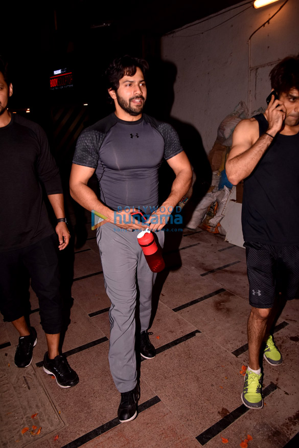varun dhawan snapped post his gym session 3 2
