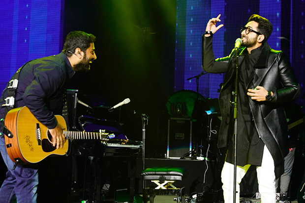Watch Arijit Singh and Ayushmann Khurrana set the stage on fire!