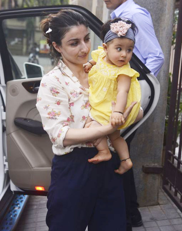 A little curious, a lot chirpy: Soha Ali Khan’s Inaaya is just like her big bro Taimur in front of paparazzi (see pictures)