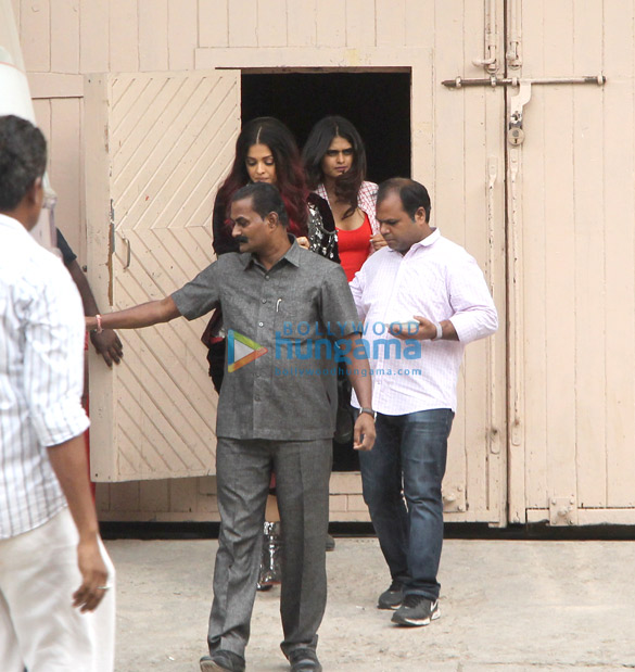 aishwarya rai bachchan snapped at mehboob studio 6