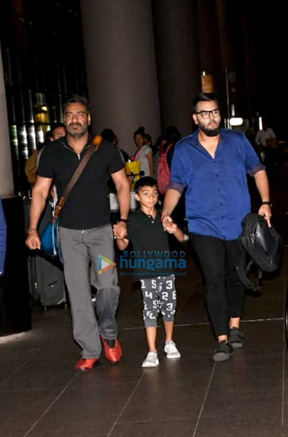 Ajay Devgn, Deepika Padukone and others snapped at the airport Ajay Devgn, Deepika Padukone and others snapped at the airport