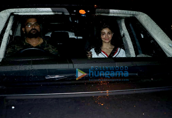 alia bhatt spotted at priyanka chopras house in juhu 3