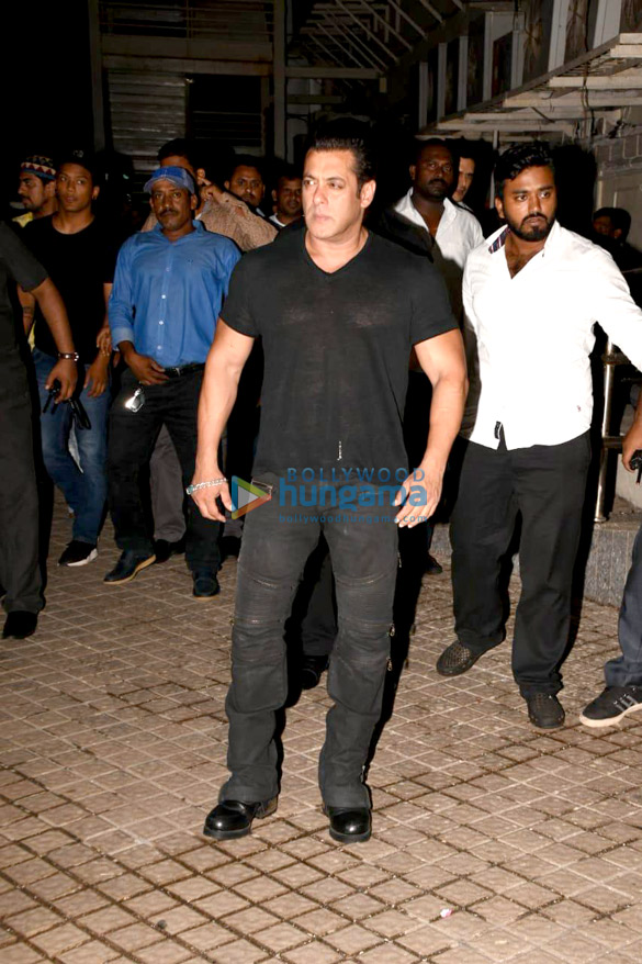 celebs grace the special screening of race 3 1 3