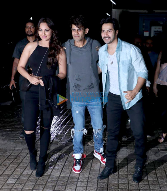 celebs grace the special screening of race 3 11