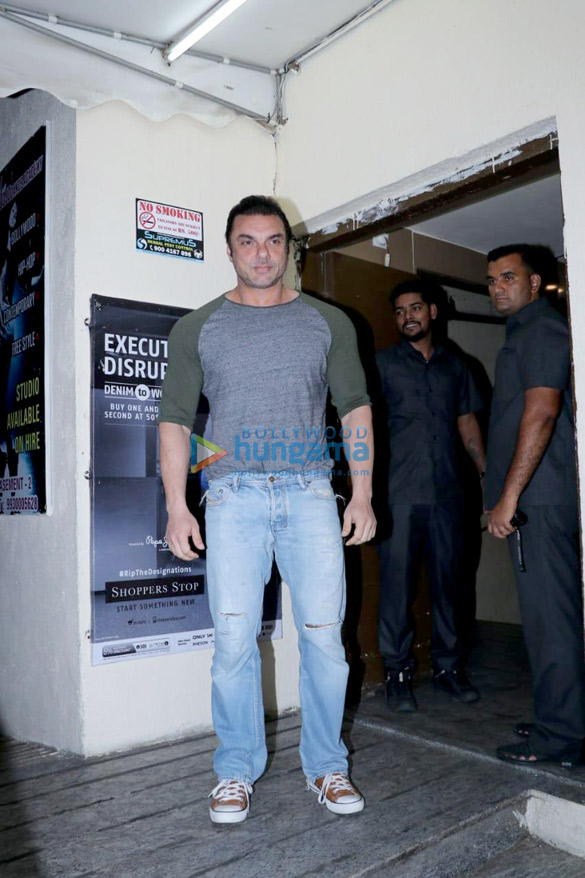 celebs grace the special screening of race 3 15