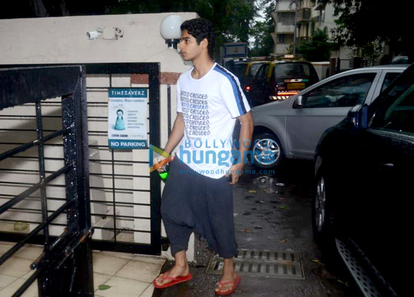 dhadak duo janhvi kapoor and ishaan khatter snapped at matrix office 4