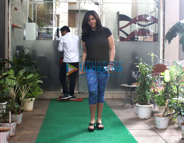 ekta kapoor spotted in bandra 3