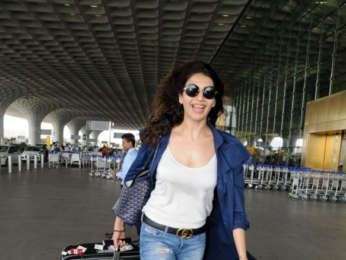 Evelyn Sharma snapped at the airport