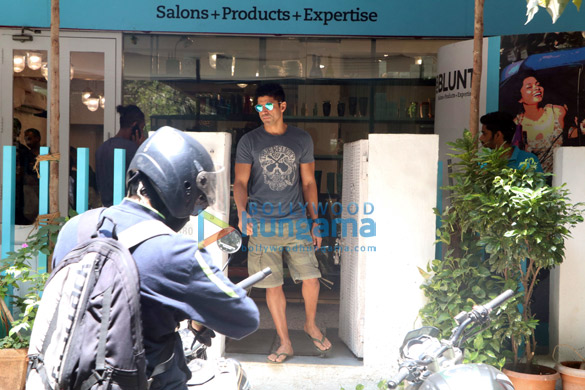 Farhan Akhtar spotted with family at BBlunt salon in Bandra