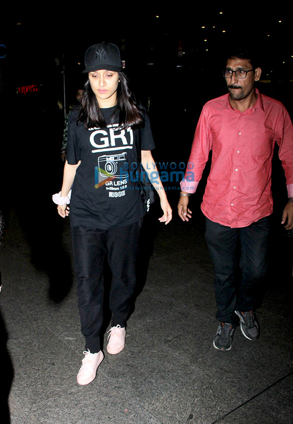 hrithik roshan parineeti chopra shraddha kapoor and others snapped at the airport 3