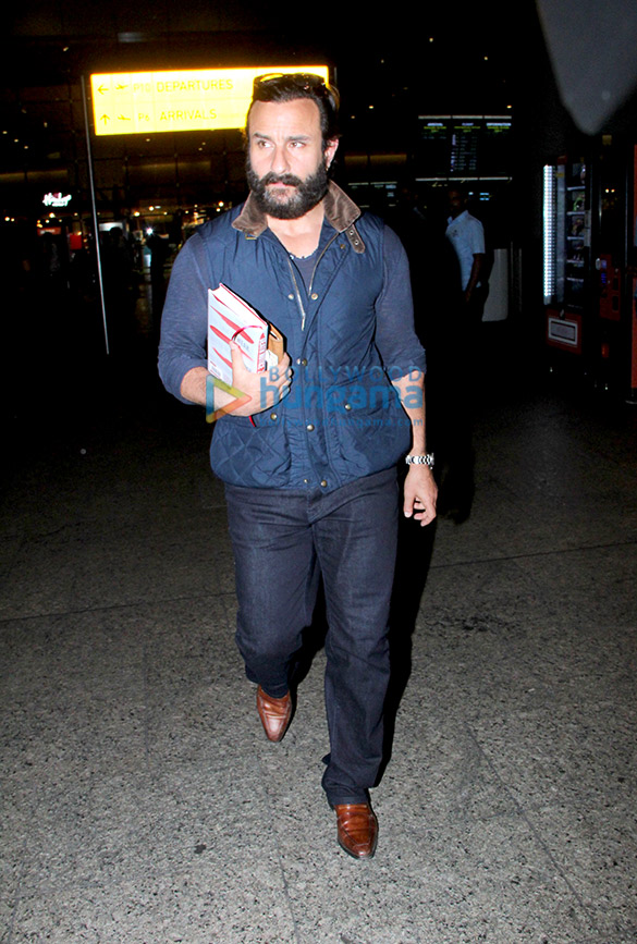hrithik roshan parineeti chopra shraddha kapoor and others snapped at the airport 5