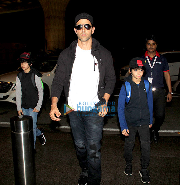 Hrithik Roshan, Parineeti Chopra and others snapped at the airport Hrithik Roshan, Parineeti Chopra and others snapped at the airport